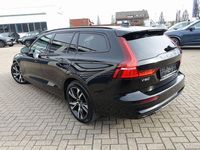 Gebraucht Volvo V60 Plus 197 PS (144 kW) 2025 Schwarz Kombi