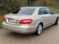 Gebraucht Mercedes E250 204 PS (150 kW) 2011 Gold Limousine