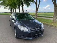 Gebraucht Ford Focus Trend 116 PS (85 kW) 2011 Midnight skygrau metallic Kombi