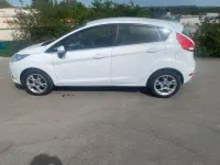 Gebraucht Ford Fiesta Titanium 82 PS (60 kW) 2011 Weiß Limousine