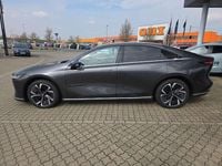 Neu Mazda 6e Takumi-Line 189 kW (258 PS) 2025 Grau Limousine