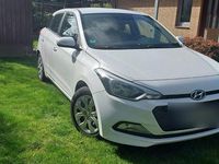 Gebraucht Hyundai i20 75 PS (55 kW) 2017 Weiß Limousine