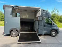 Gebraucht Peugeot Boxer 163 PS (119 kW) 2017 Grau Van