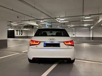 Gebraucht Audi A1 Design 90 PS (66 kW) 2012 Weiß Kleinwagen