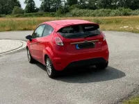 Gebraucht Ford Fiesta Titanium 82 PS (60 kW) 2014 Rot Kleinwagen