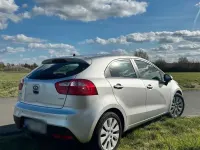 Gebraucht Kia Rio 90 PS (66 kW) 2012 Silber Kleinwagen