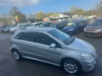 Gebraucht Mercedes B150 95 PS (69 kW) 2009 Silber Van / Kleinbus