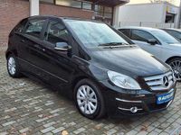 Gebraucht Mercedes B180 116 PS (85 kW) 2011 Kosmosschwarz Van / Kleinbus
