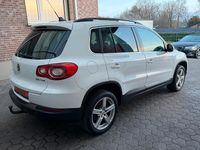 Gebraucht VW Tiguan 140 PS (102 kW) 2008 Weiß SUV