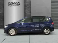 Gebraucht VW Touran Comfortline 122 PS (89 kW) 2023 Blau Van / Kleinbus