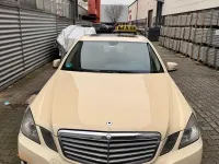 Usado Mercedes E220 150 CV (110 kW) 2010 Beige Berlina