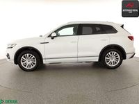 Gebraucht VW Touareg Elegance 231 PS (169 kW) 2022 Pure white SUV