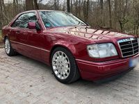 Gebraucht Mercedes E220 150 PS (110 kW) 1994 Rot Coupé