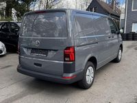 Gebraucht VW Transporter 150 PS (110 kW) 2023 Grau Van
