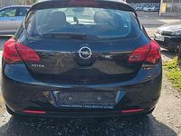 Gebraucht Opel Astra Edition 101 PS (74 kW) 2011 Schwarz Limousine