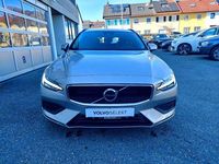 Gebraucht Volvo V60 Core 197 PS (144 kW) 2023 Silber Kombi