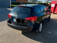 Używany Opel Astra 101 KM (74 kW) 2012 Czarny Kombi