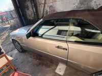 Gebraucht Mercedes E320 220 PS (161 kW) 1995 Gold Cabrio