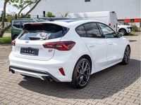 Neu Ford Focus ST 280 PS (205 kW) 2025 Frozen white Limousine