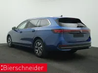 Neu VW Passat Business 150 PS (110 kW) 2026 Blau Kombi
