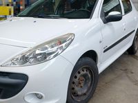 Gebraucht Peugeot 206 Urban Move 73 PS (53 kW) 2012 Weiß Limousine