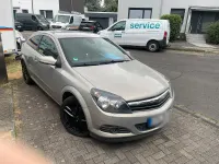 Gebraucht Opel Astra GTC 116 PS (85 kW) 2010 Silber Coupé