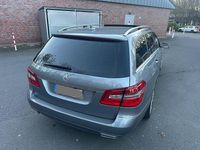 Gebraucht Mercedes E250 Avantgarde 204 PS (150 kW) 2011 Kombi