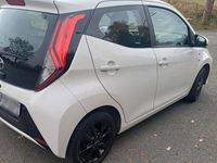 Gebraucht Toyota Aygo 72 PS (52 kW) 2021 Weiß Kleinwagen