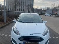 Gebraucht Ford Fiesta Titanium 82 PS (60 kW) 2015 Weiß Kleinwagen