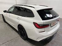 Gebraucht BMW 330e M Sport 252 PS (185 kW) 2021 Mineralweiss Kombi