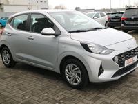 Gebraucht Hyundai i10 Select 67 PS (49 kW) 2022 Silber Kleinwagen
