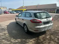 Gebraucht Ford Mondeo 140 PS (102 kW) 2010 Silber Kombi