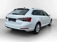 Gebraucht Skoda Superb Style 200 PS (147 kW) 2023 Moonweiss metallic Kombi
