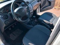 Gebraucht Ford Focus 100 PS (73 kW) 2002 Silber Kombi