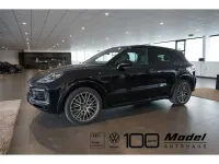 Gebraucht Porsche Cayenne S 441 PS (324 kW) 2020 Tiefschwarzmetallic (metallic) SUV