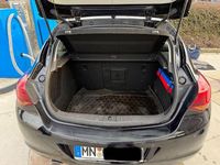 Gebraucht Opel Astra Edition 200 PS (147 kW) 2010 Schwarz Limousine