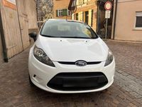 Gebraucht Ford Fiesta 69 PS (50 kW) 2012 Weiß Kleinwagen