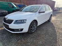 Gebraucht Skoda Octavia Elegance 150 PS (110 kW) 2015 Weiß Kleinwagen