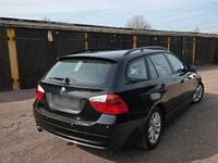 Gebraucht BMW 318 129 PS (94 kW) 2007 Schwarz Kombi