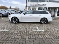 Gebraucht Volvo V90 Plus 257 PS (189 kW) 2024 Crystal white / metallic Kombi