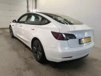 Gebraucht Tesla Model 3 Standard Range 225 kW (306 PS) 2021 Weiß Limousine
