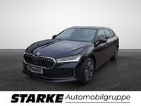 Neu Skoda Superb Selection 150 PS (110 kW) 2025 Ebony schwarz metallic Kombi