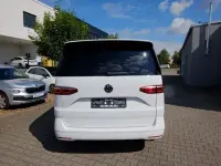 Käytetty VW Multivan Life 110 HP (80 kW) 2024 Valkoinen Tila-auto