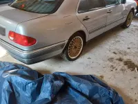 Gebraucht Mercedes E200 160 PS (117 kW) 1998 Silber Limousine