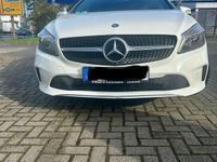 Gebraucht Mercedes A180 122 PS (89 kW) 2016 Limousine