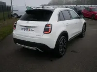 Neu Fiat 600 La Prima 110 PS (80 kW) 2026 Gelato weiss SUV