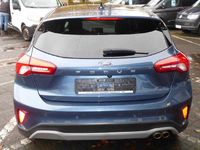 Gebraucht Ford Focus Active X 182 PS (133 kW) 2021 Chromablau metallic Limousine