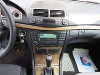 Gebraucht Mercedes E220 170 PS (125 kW) 2006 Obsidianschwarz  metalliclack Kombi