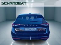 Neu Skoda Superb Essence 150 PS (110 kW) 2026 Ebony schwarz metallic Kombi