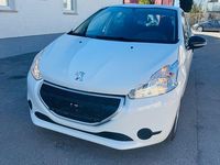 Gebraucht Peugeot 208 Access 68 PS (50 kW) 2014 Weiß Kleinwagen